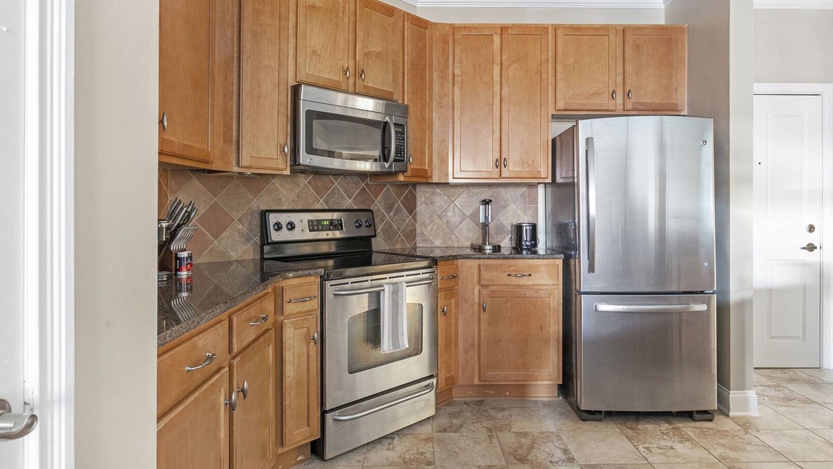 Greensboro Apartment | Modern Apartment in Prime Location (ID1285X345)