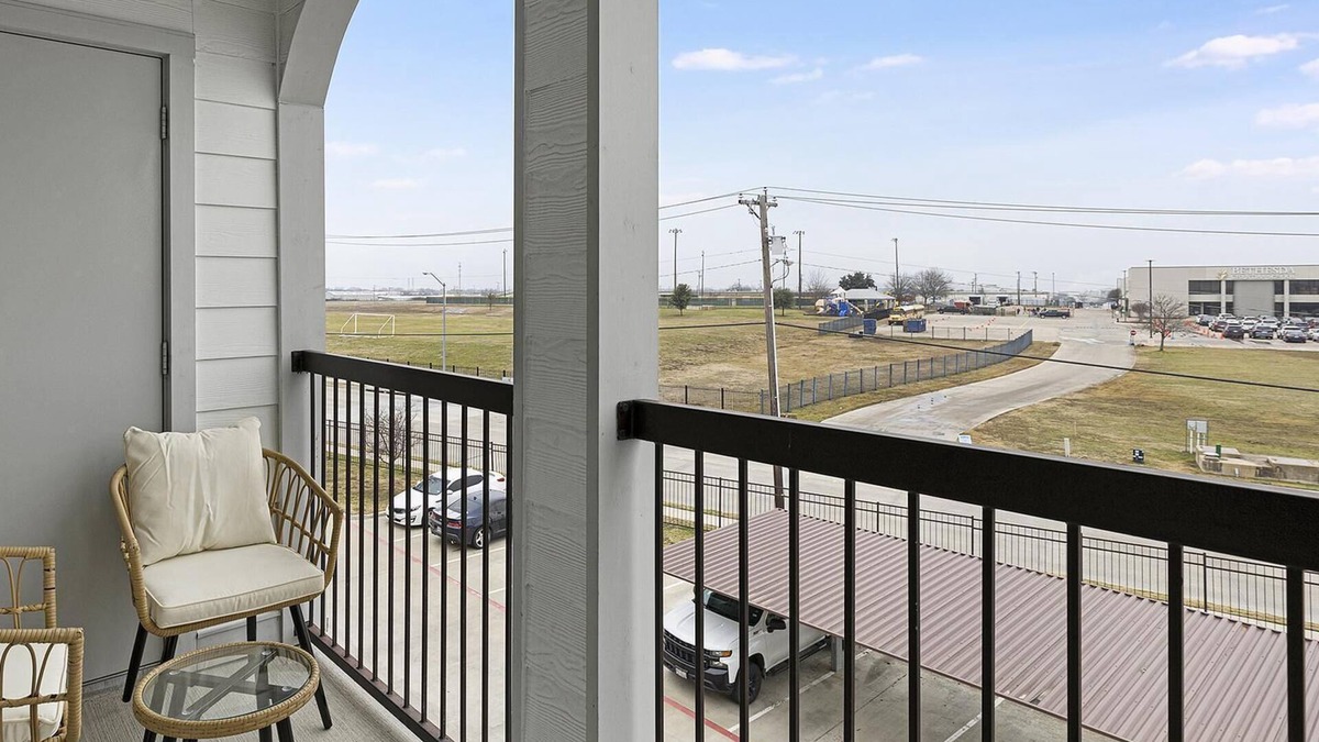 Haltom City Apartment | Modern Apartment in Prime Location (ID1403X368)