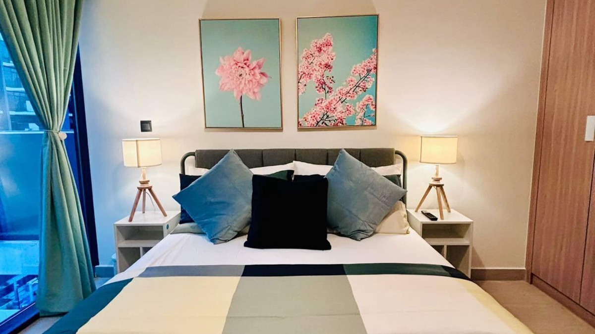 Nad Al Sheba Apartment | Modern apartment in vibrant Dubai with AC, fitness room, WiFi