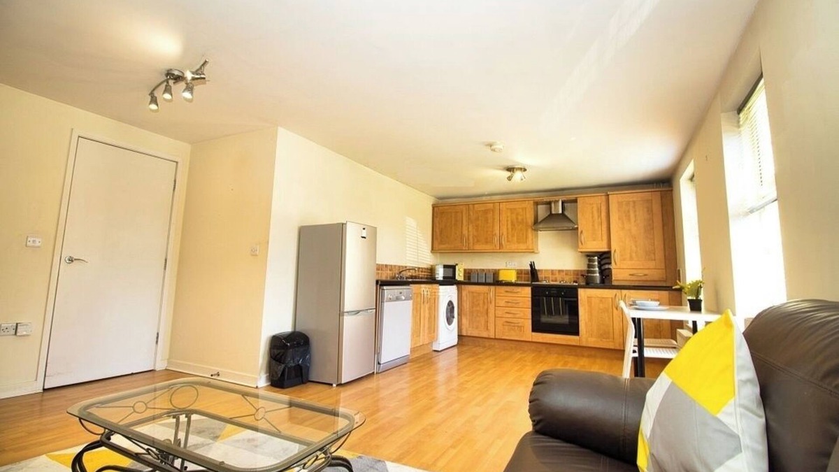 Doncaster Apartment | Modern Apartment - Quiet Location