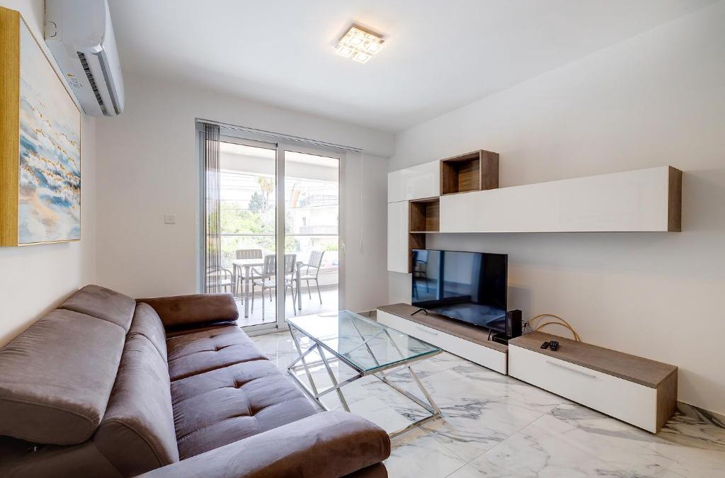 Swieqi Apartment | Modern Apartment steps to St George's Bay