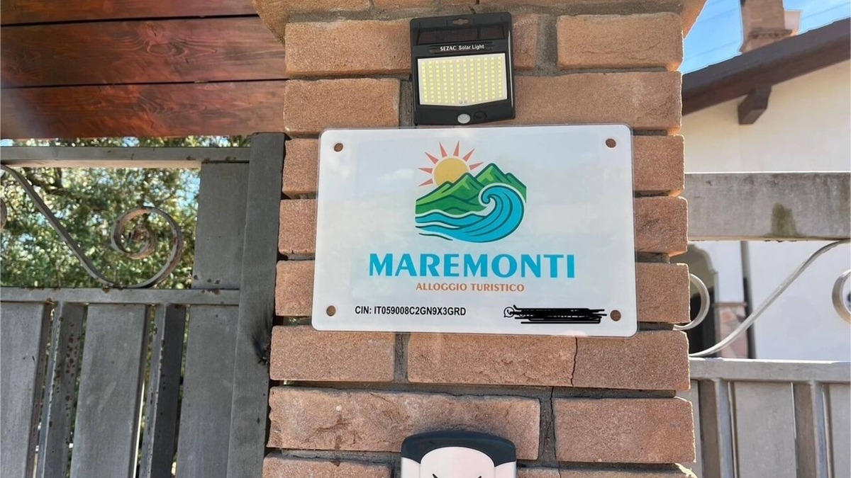 Formia Apartment | MODERN APARTMENT SURROUNDED BY GREENERY BUT A STONE'S THROW FROM THE SEA AND MOUNTAINS