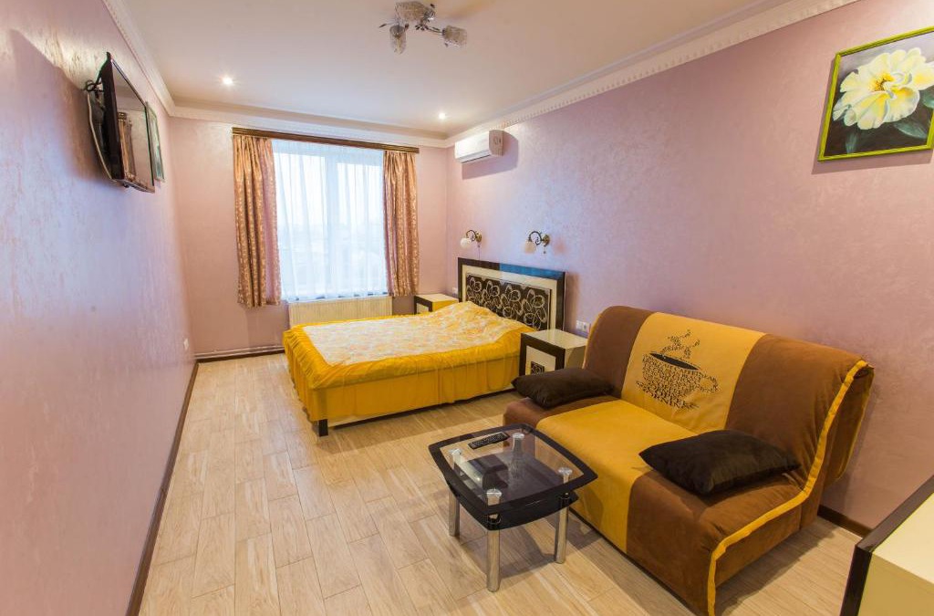 Kosuv Stary Apartment | Modern apartment on Akademika Sakharova 27a