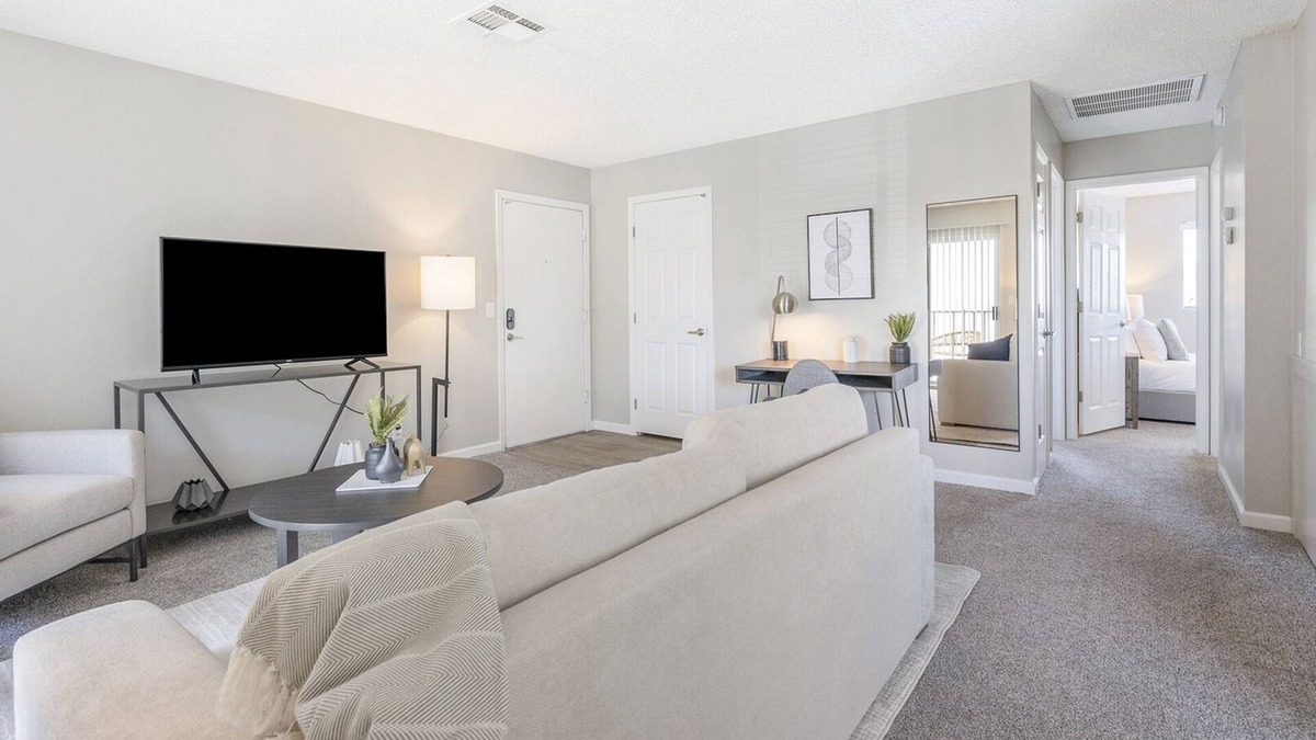 Spring Valley Apartment | Modern Apartment in Prime Location (ID9400X62)