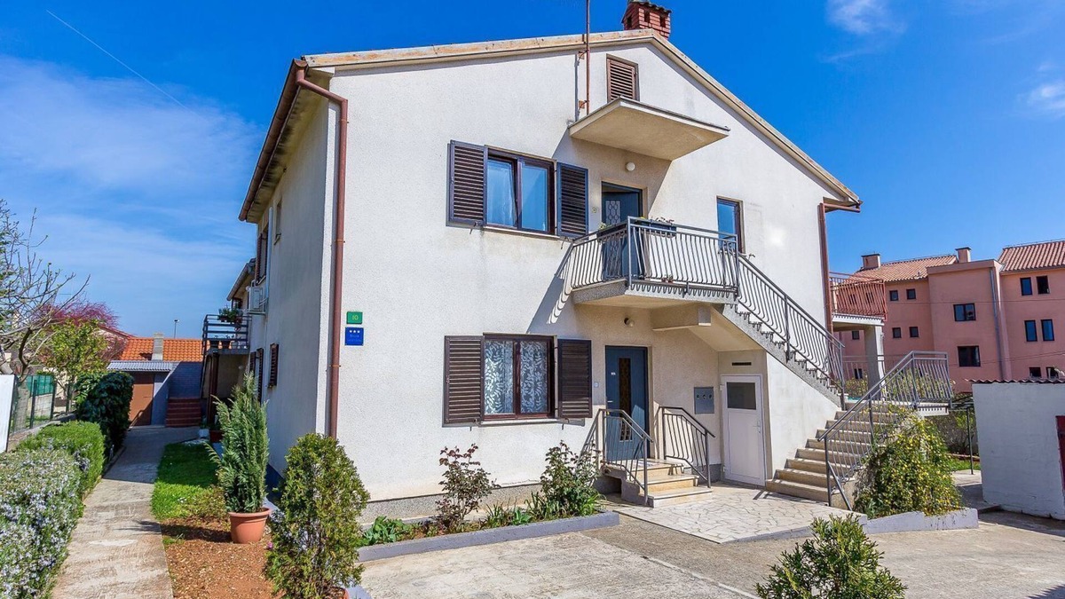 Gregovica Apartment | Modern Apartment with air conditioning, WLAN, terrace and grill