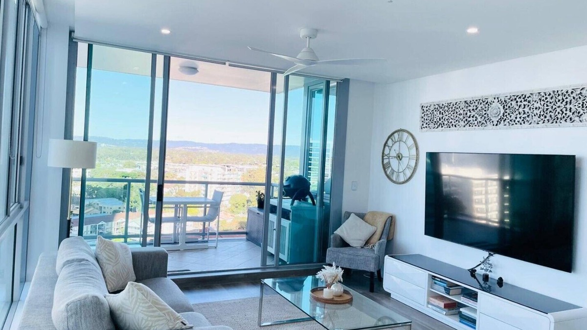 Southport Apartment | Modern Apartment with great Amenities