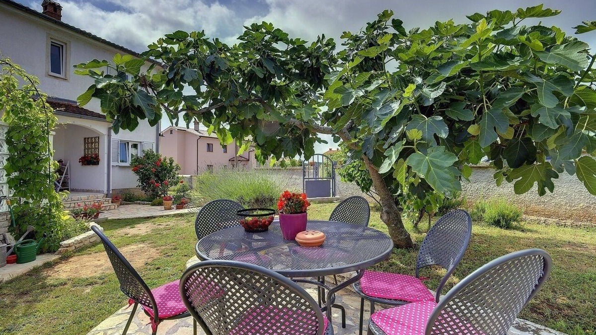 Liznjan Apartment | Modern apartment with BBQ, sea view, WiFi