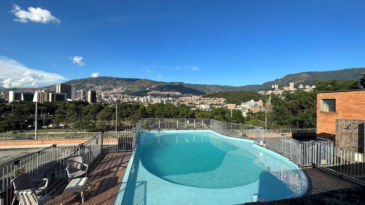 La Candelaria Apartment | Modern Apartment with Swimming Pool in Medellin PIE DEL CERRO