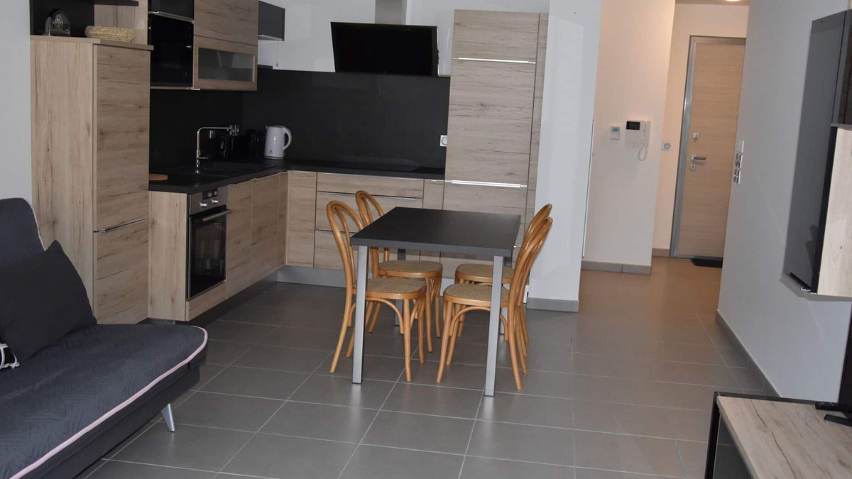 Bozel Apartment | Modern Apartment with Large Terrace Near Ski Resorts