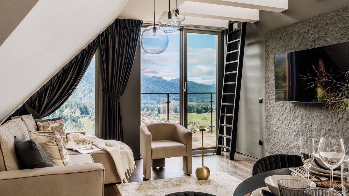 Zakopane Apartment | Modern apartment with mountain view and pool