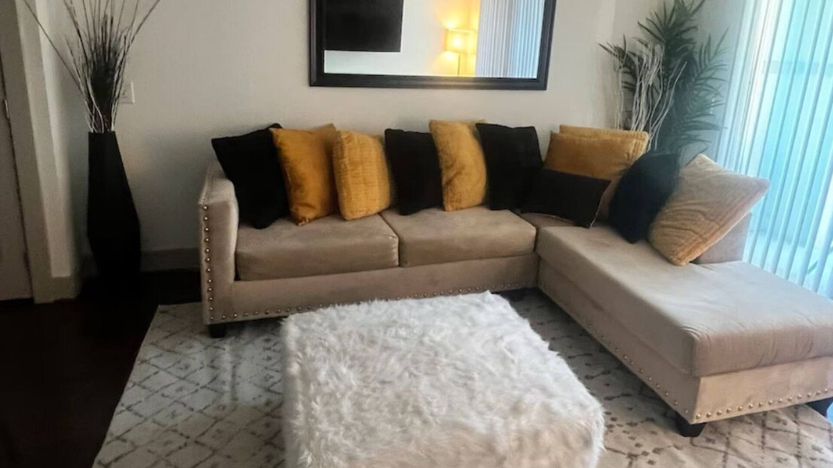 Washington Ave./ Memorial Park Apartment | Modern Apartment with WiFi, pool and fitness room in vibrant Houston