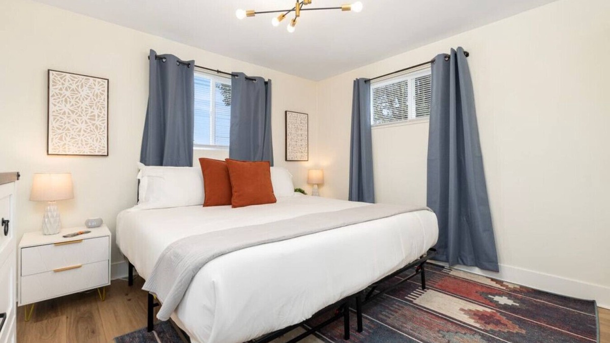 Downtown Columbus Apartment | Modern Apt | Parking | Near German Village + Dtwn