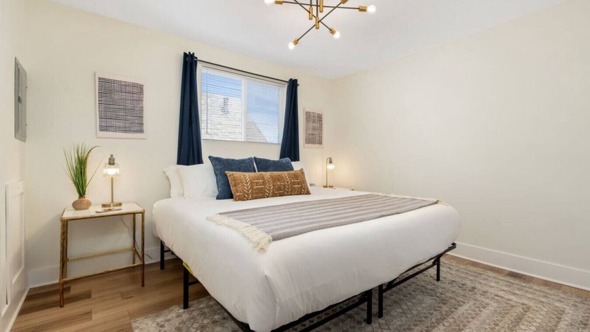 Downtown Columbus Apartment | Modern Apt | Parking | Near German Village + Dtwn