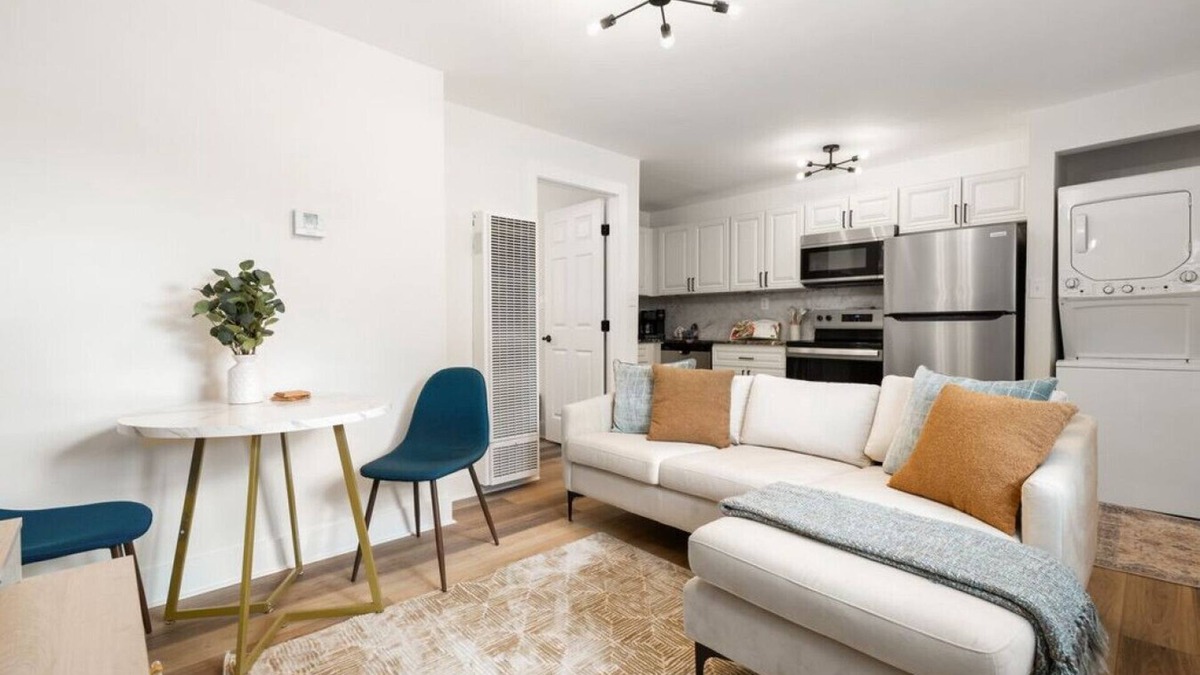 Downtown Columbus Apartment | Modern Apt | Parking | Near German Village + Dtwn