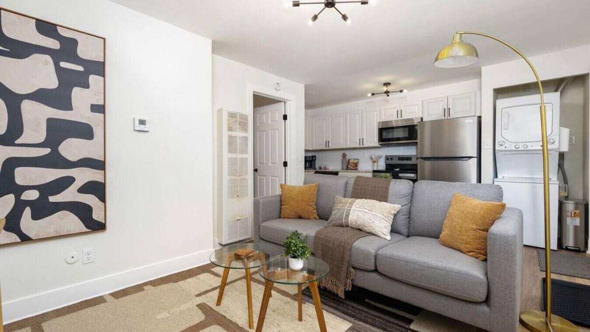 Downtown Columbus Apartment | Modern Apt | Parking | Near German Village + Dtwn