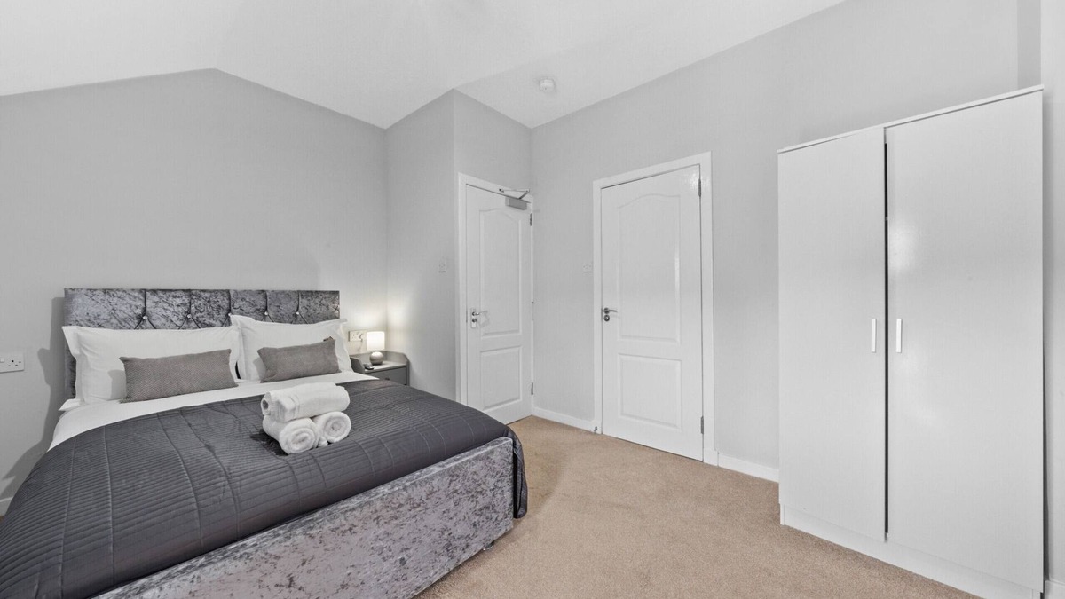 Bannockburn Bed & Breakfast | Modern Bannockburn Guest House - Room 3