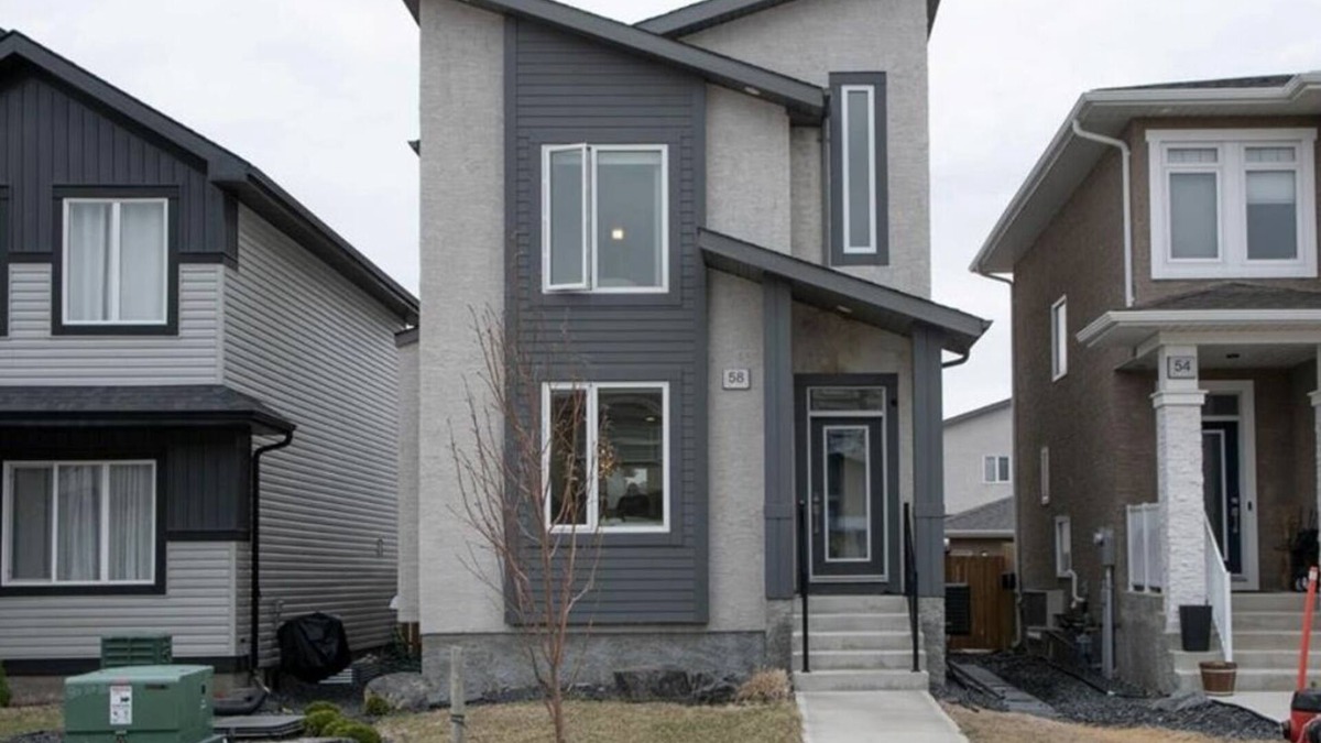 Winnipeg House | Modern Basement Suite with Private Entrance - Perfect for a Relaxing Stay!