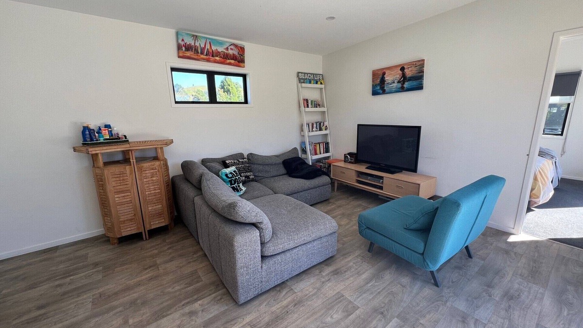 Whiritoa House | Modern beach house, short walk from the beach.