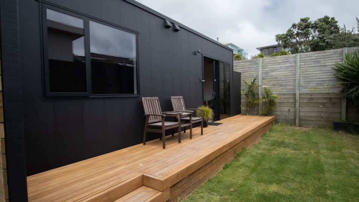 Fitzroy House | Modern Beach Tiny Homes in New Plymouth