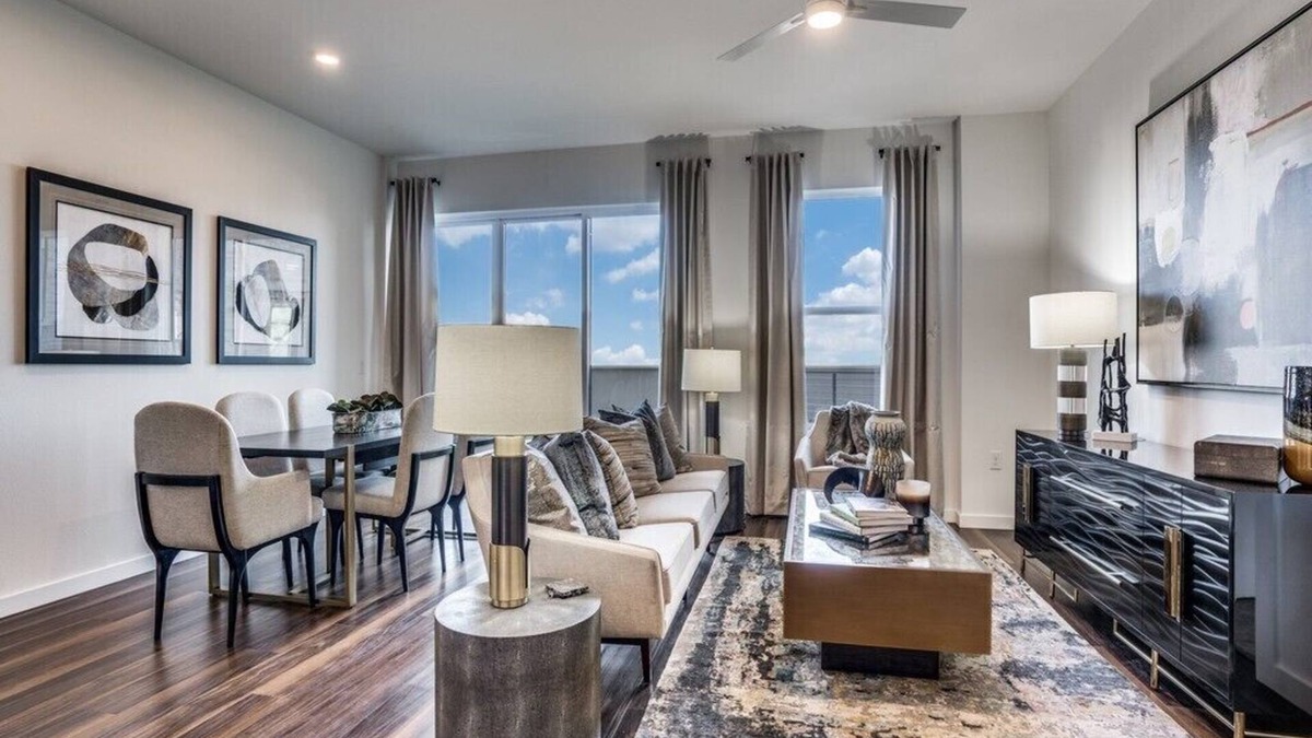 Dallas Apartment | Modern Beautiful Crisp Clean Two Bedrm Apt Near Botanical Gardens
