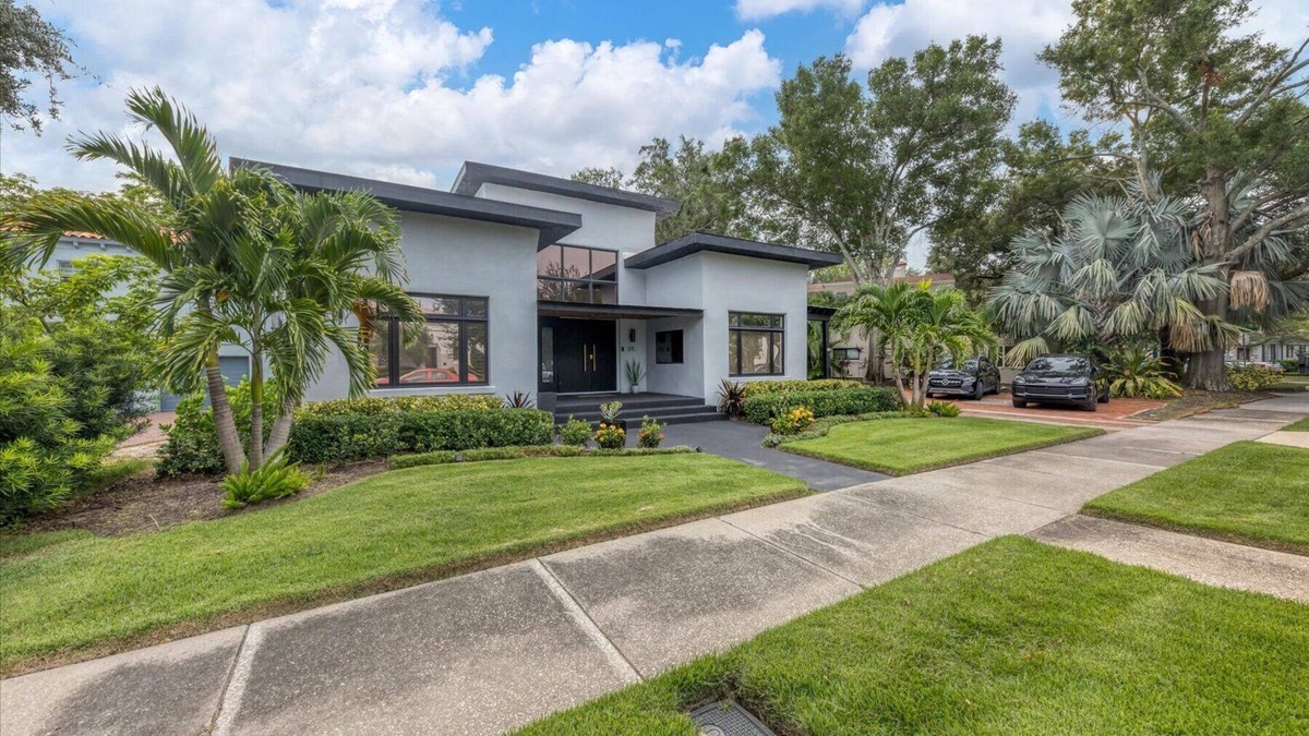 Davis Islands House | Modern beautiful home steps to Bayshore & Downtown