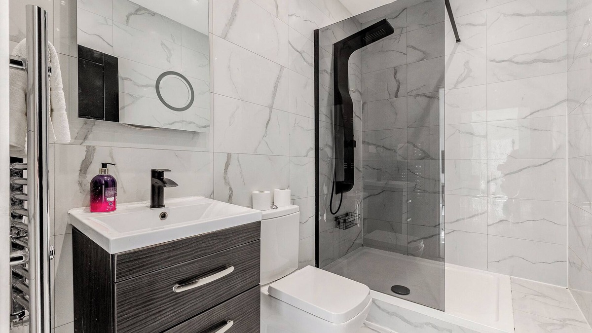 Norwood Green Apartment | Modern & bright 1BR flat in Hanwell, free parking