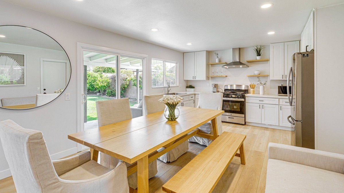 Sea View Estates House | Modern & Bright 3bd/2bth home