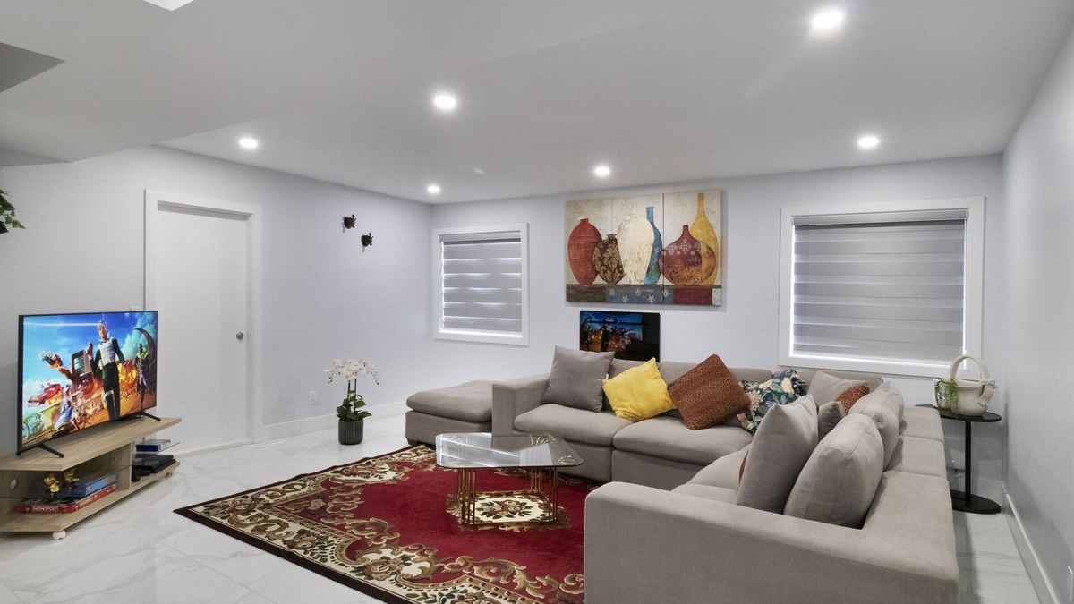 Newton House | Modern Bright Full house Central Stay - Major attractions nearby