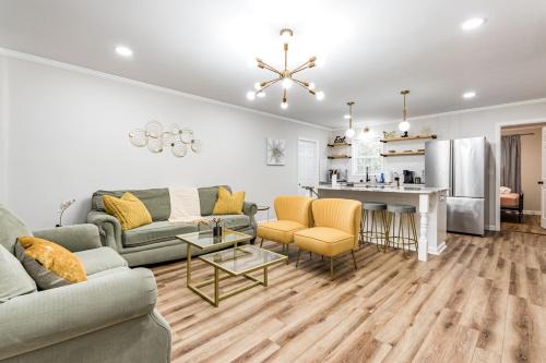 Downtown House | Modern bungalow in the heart of Raleigh w King bed