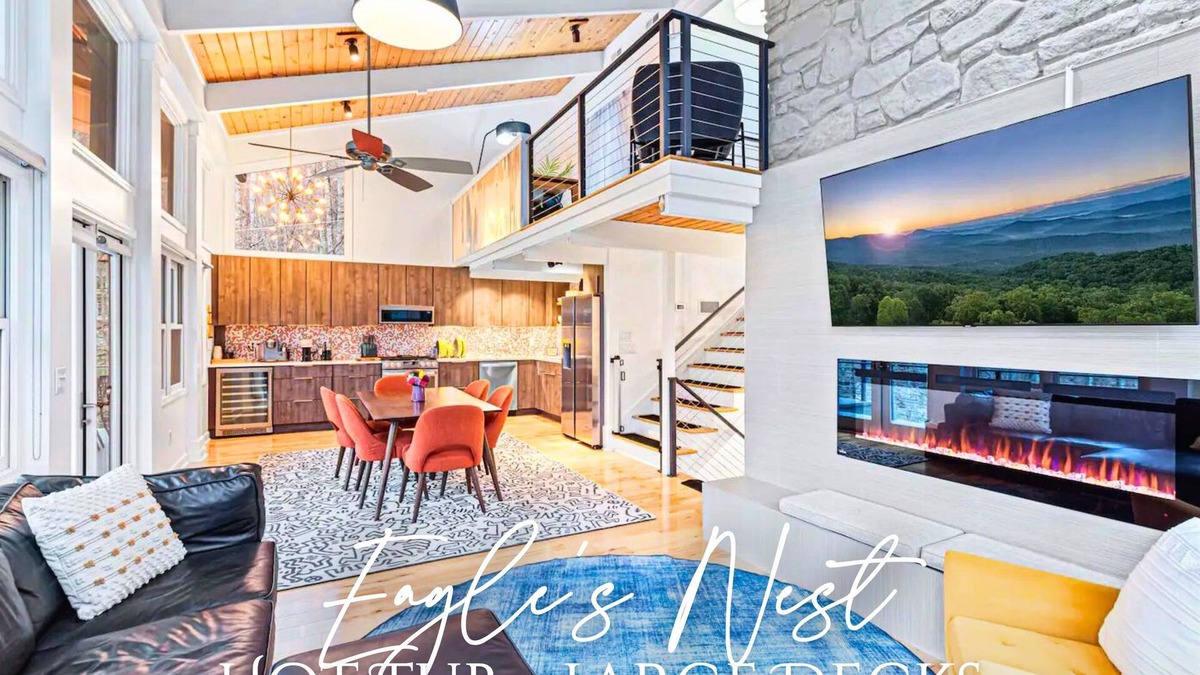 Waynesville House | Modern Cabin, 4 BDs, 2 Kings, Bunks, Hot Tub