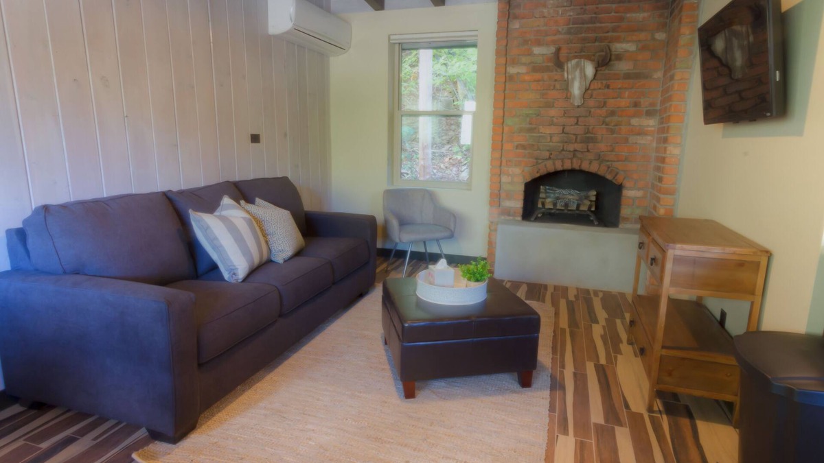 Sedona Cabin | Modern cabin for 4 with views of the red rocks and next to Slide Rock State park
