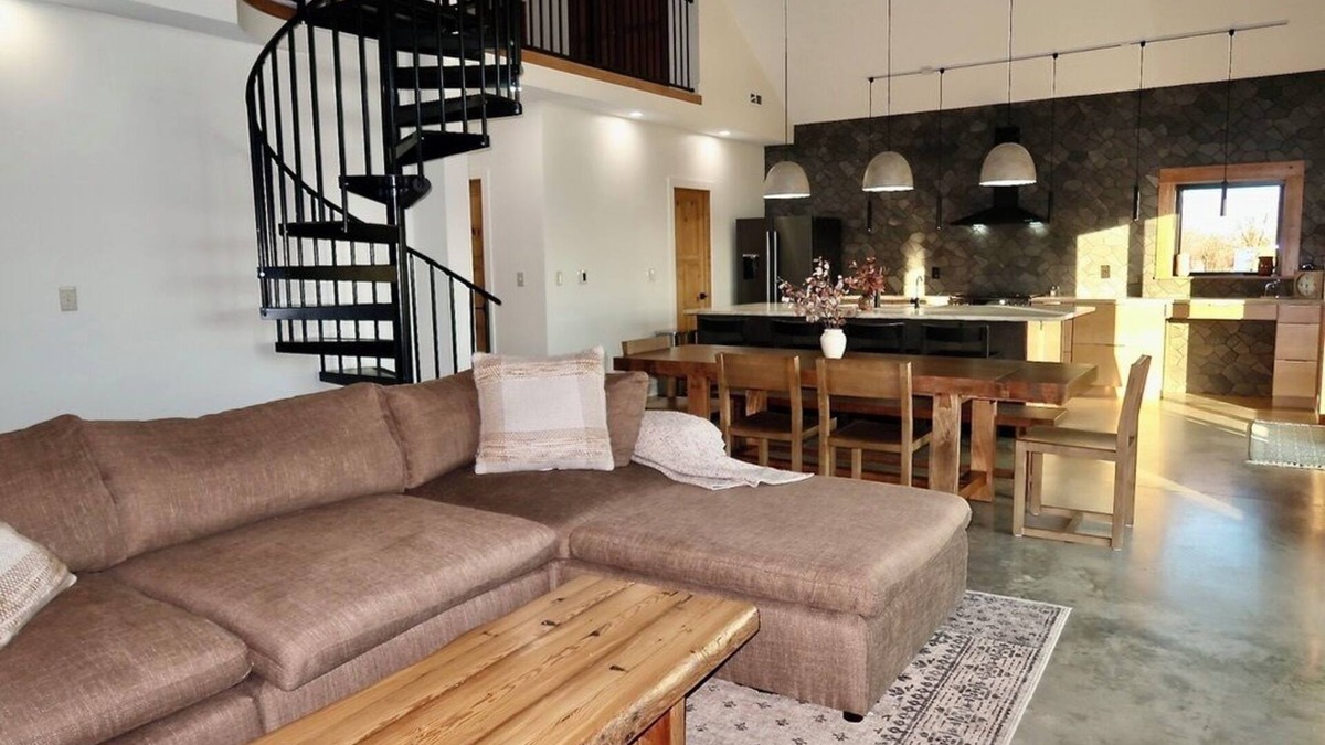 Murdock House | Modern Cabin Hideaway Private Pool + Hot Tub