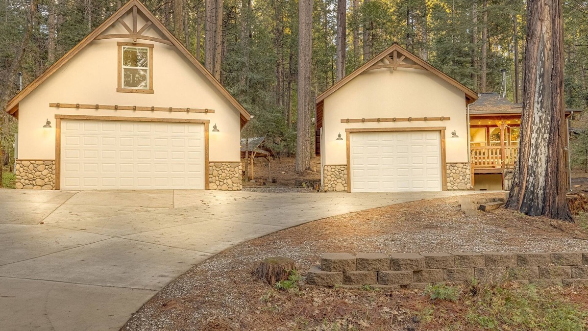Glencoe Cabin | Modern cabin w/separate studio! Close to lakes, bike/hike trails, ski slopes