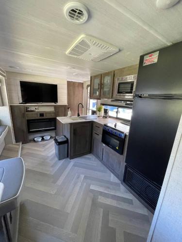 Oil City House | Modern Camper For Rent At Caddo Lake With Kayaks
