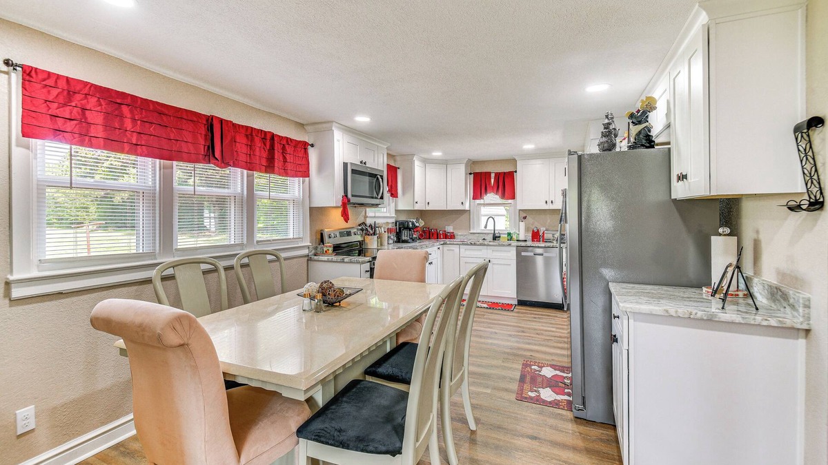 Cape Charles House | Modern Cape Charles Home: 1 Mi to Kiptopeke Beach!