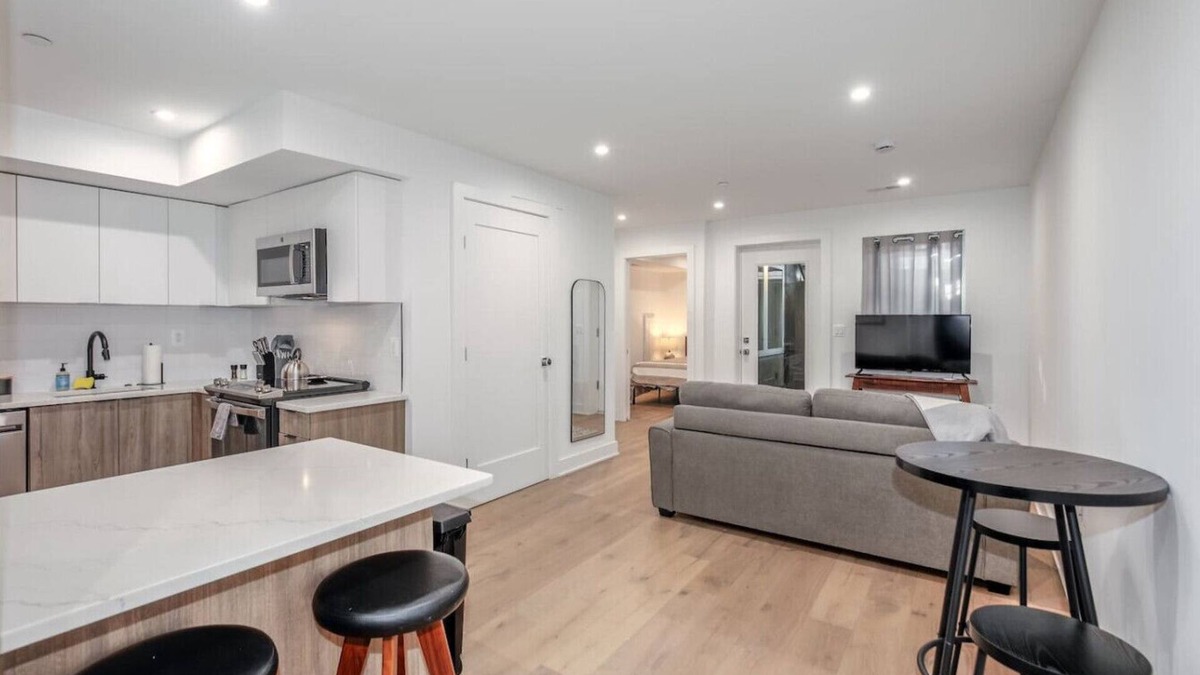 Capitol Hill Hotel | Modern Capitol Hill Apartment – 3 Min Walk to Metro!