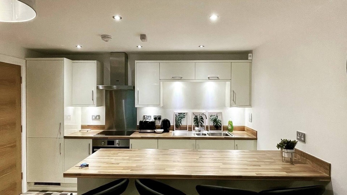 Richmond Apartment | Modern Central Basement Apartment, Richmond