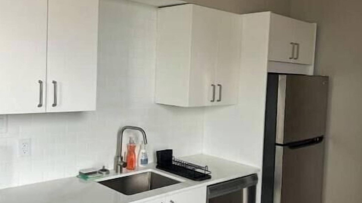 North Bay Apartment | Modern Century Suite