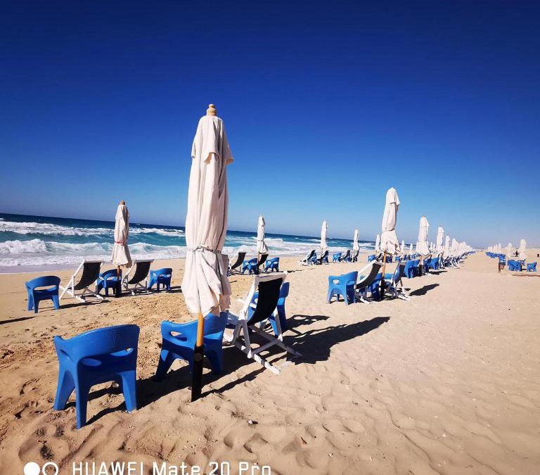 Ad-Dab'ah Apartment | Modern Chalet at Royal Beach resort
