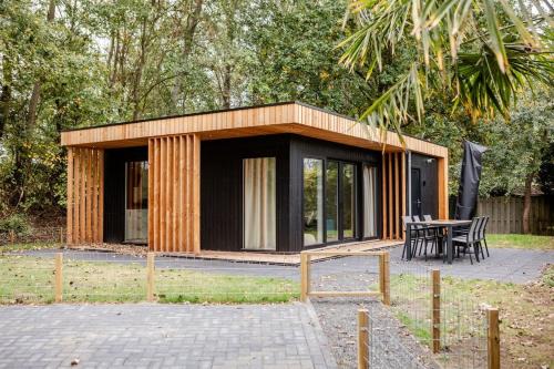 Heinkenszand Ski Chalet | Modern Chalet with Sauna - Luxury & Comfort - VP097