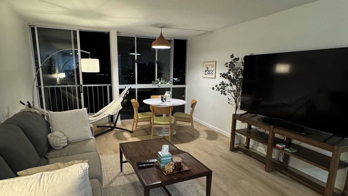 Waikiki Condo | Modern Charm: Renovated 1BR, fast 600Mbps Wifi, W/D in unit, Stunning Views