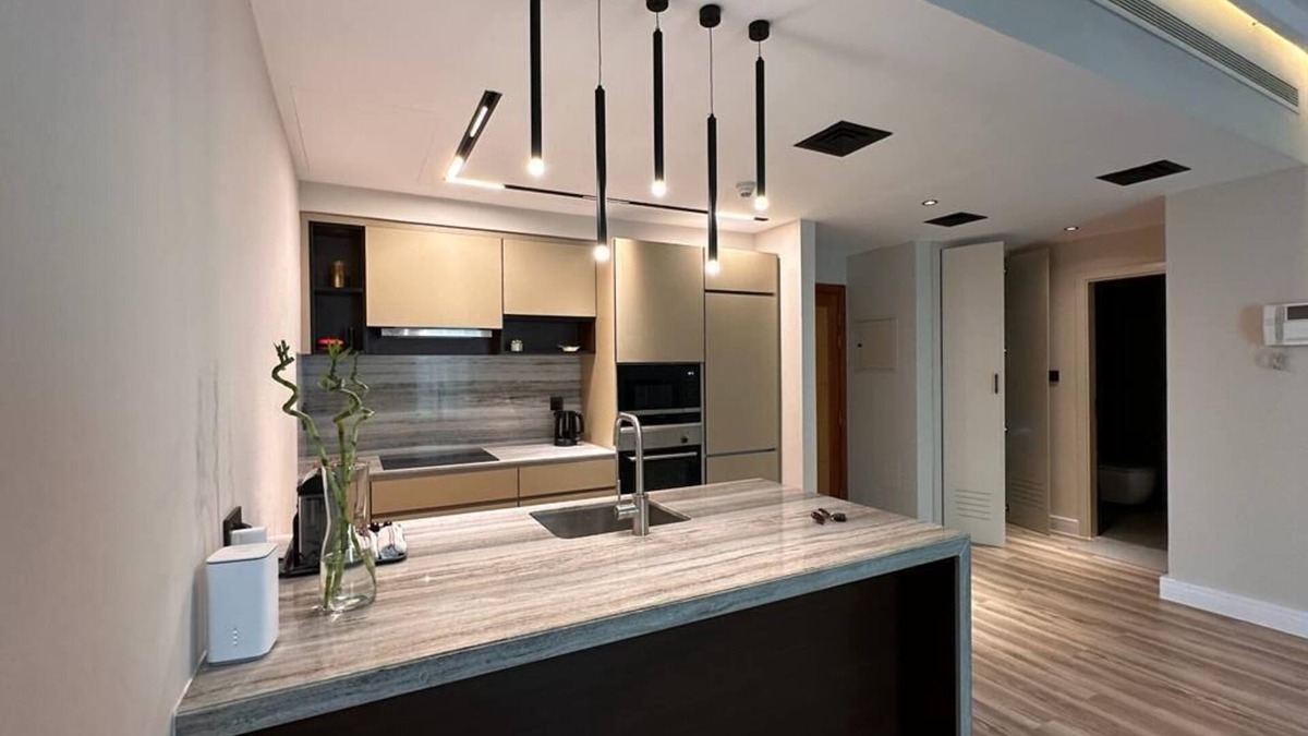The Greens Apartment | Modern-Chic 1BR in The Greens - Central Dubai