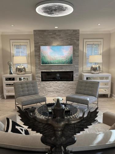 Woodlawn Apartment | Modern Chic Home Walk to Shops with Parking
