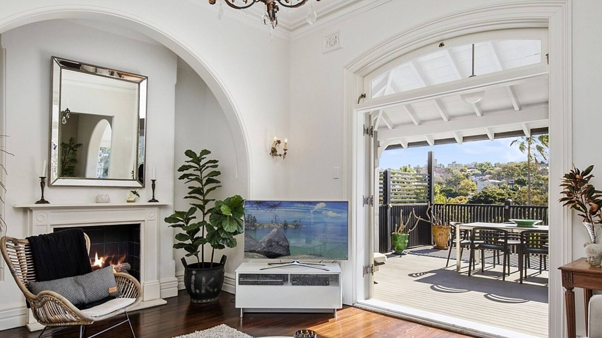Mosman House | Modern Classic at Mosman Bay - 5 Mins To Ferry