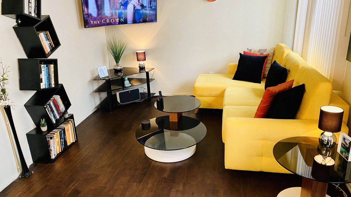 Hermosa Beach Apartment | Modern, Clean and Homey APT by the Beach!