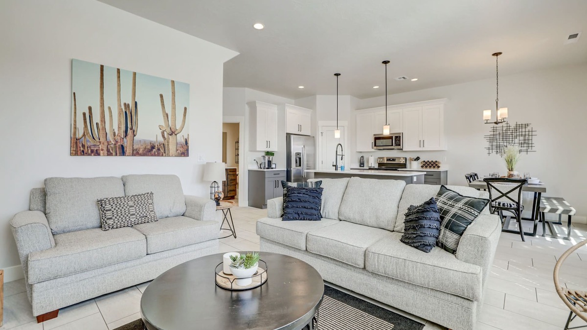 Washington House | Modern/Clean Work/Relax - Private hot tub and fire pit