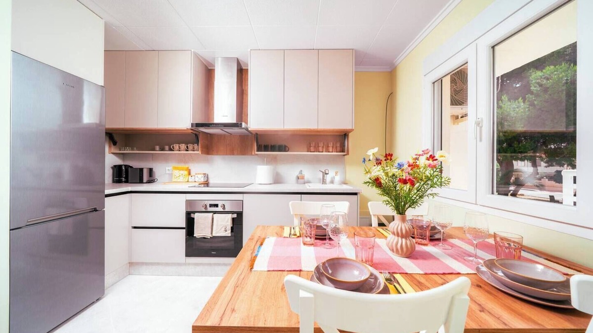 Torrevieja House | Modern Coastal Duplex- Steps from the Beach