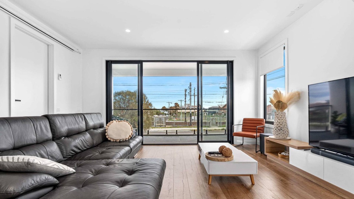 Edithvale House | Modern Coastal Getaway - New Listing