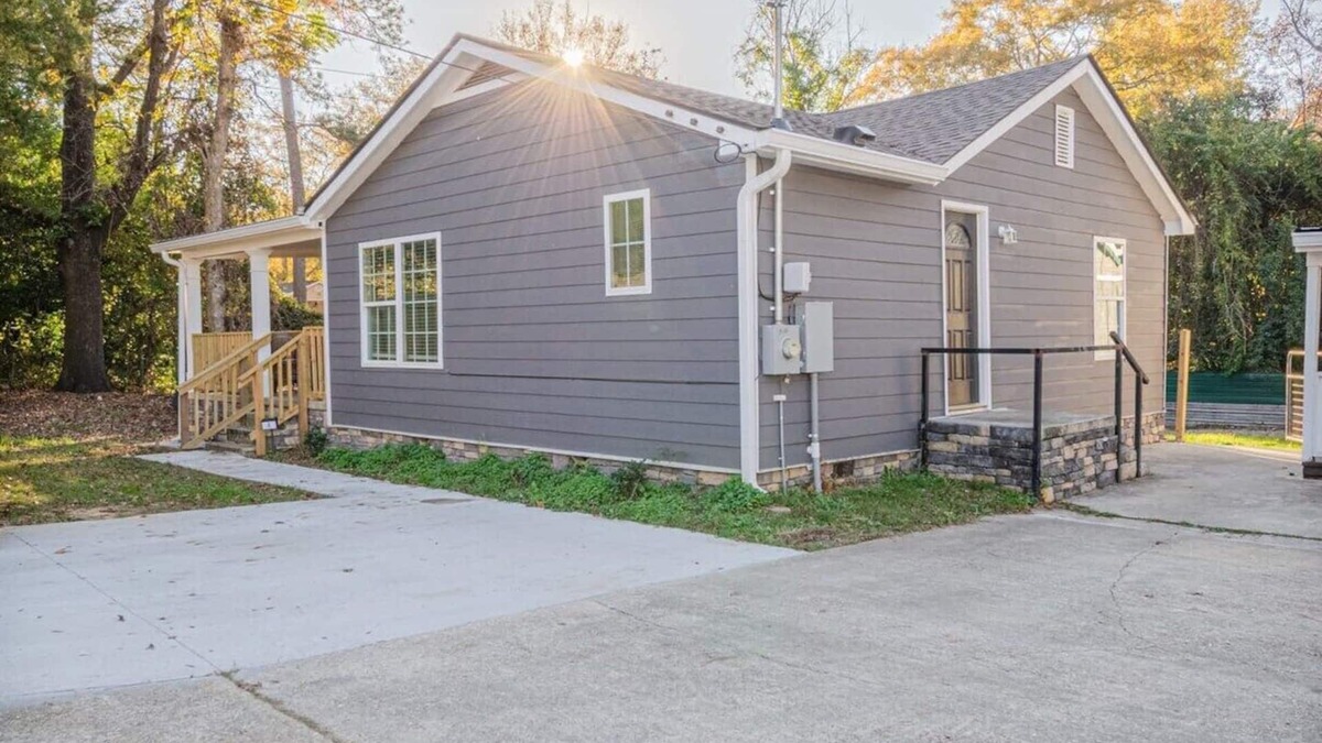 Columbus House | Modern Columbus Haven Military/Travel agents
