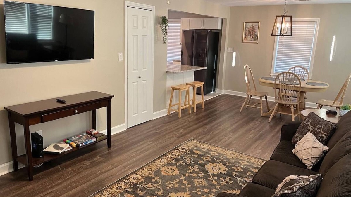 Goose Creek House | Modern Comfort + Convenient Location!